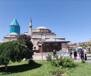 Maulānā Jalāluddin Muhammad Rumin hautakompleksi Konyassa.